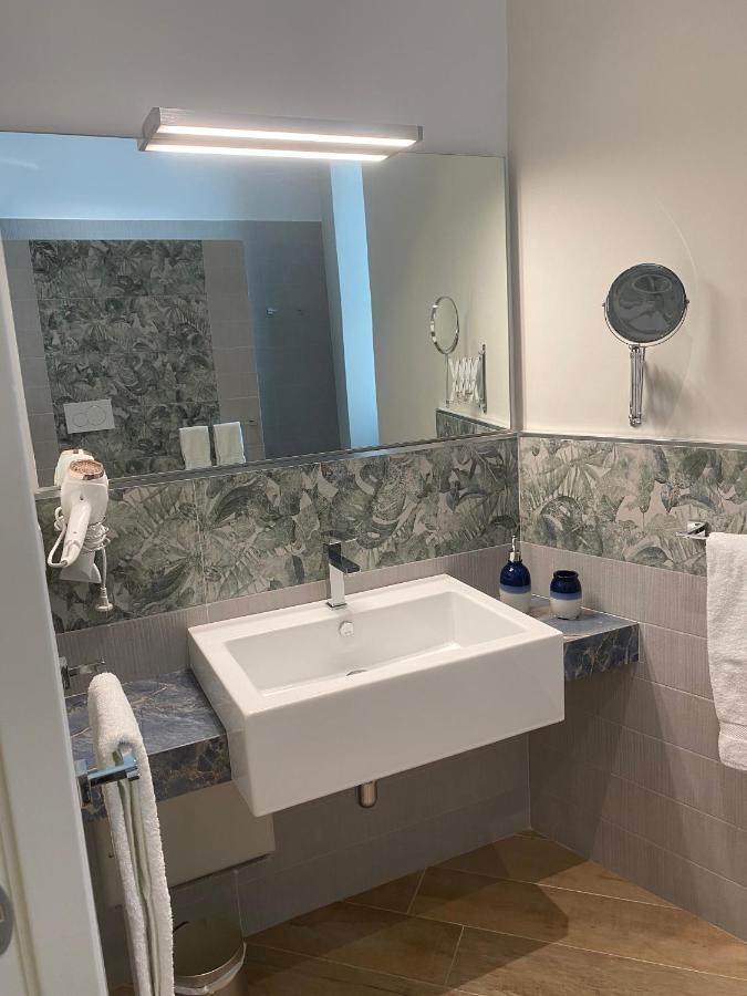Porto Di Mare B&B Джовинацо Екстериор снимка